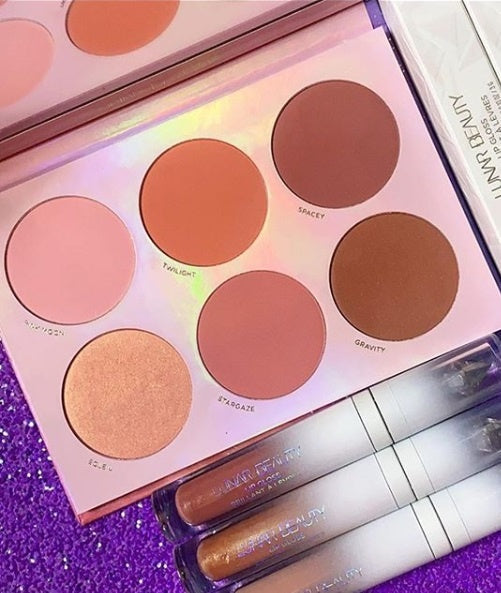 Moon Prism Blush Palette