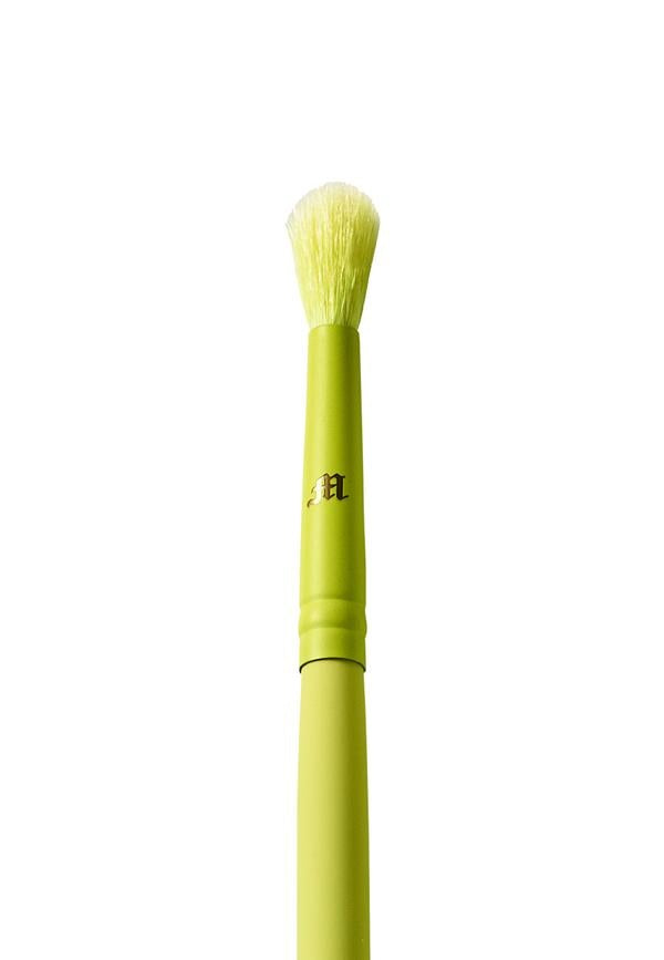 ME1 Brush Eye Definer