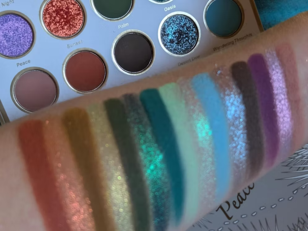Hidden Peace Eyeshadow Palette