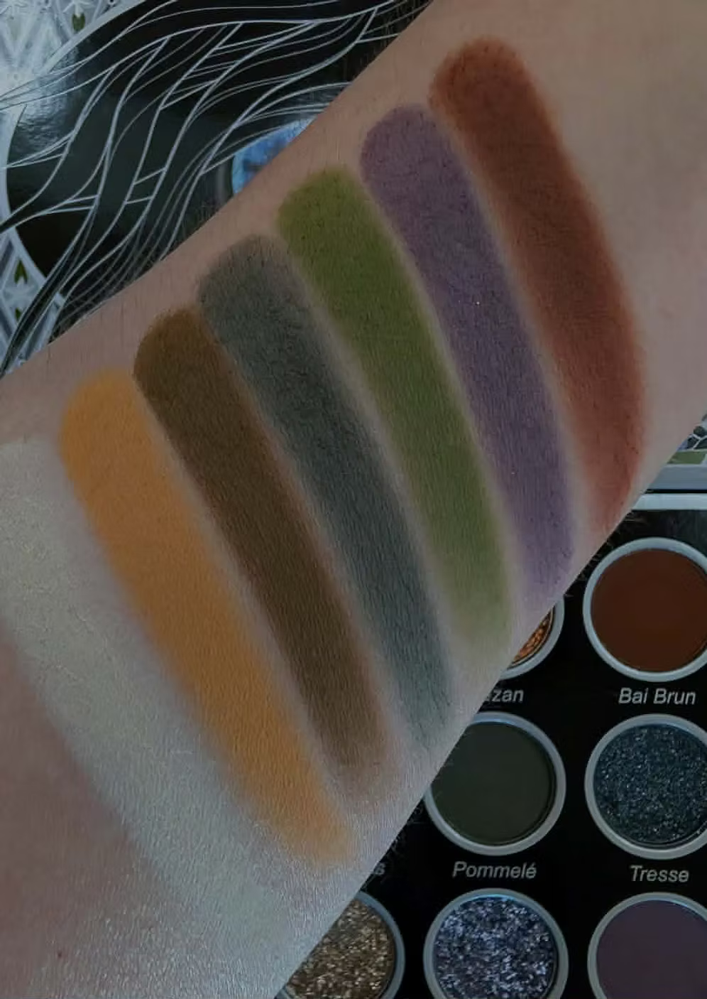 Crying by the Horses Eyeshadow Palette