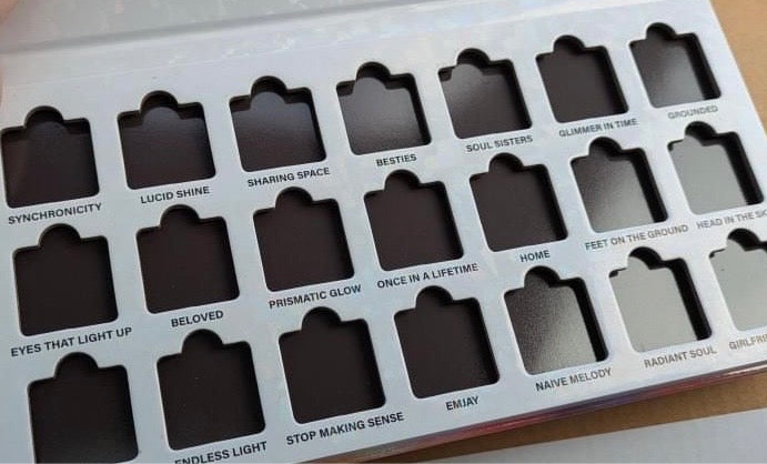 Light in your Eyes> EMPTY PALETTE