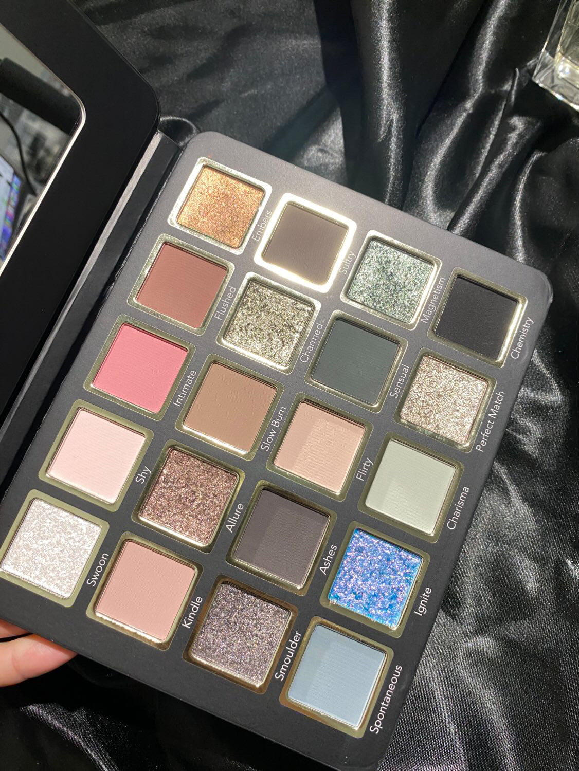 Smoulder palette
