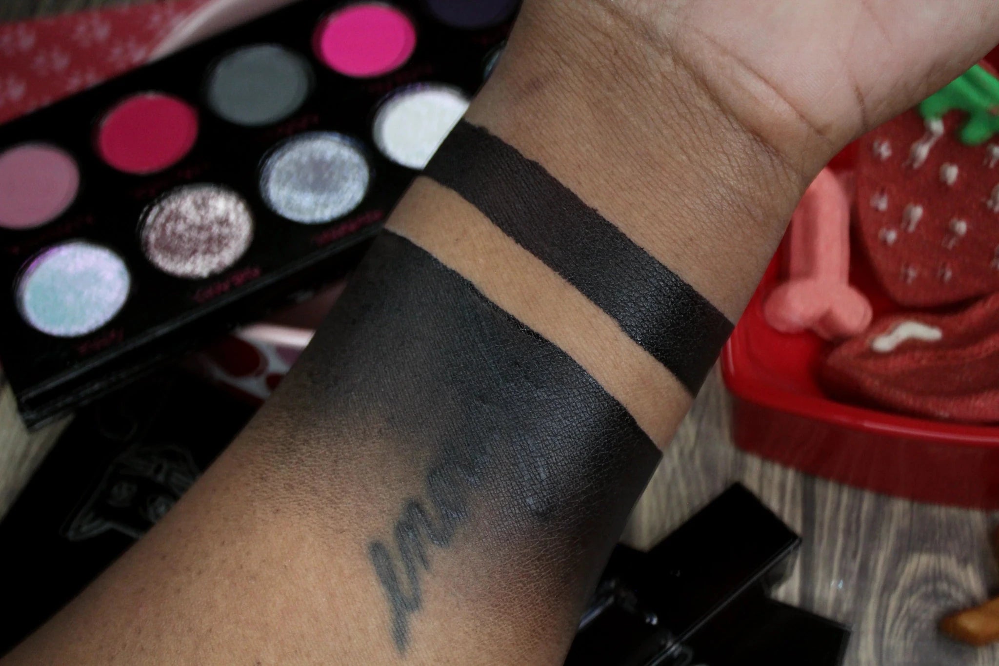 "Color & Cover" Black Primer