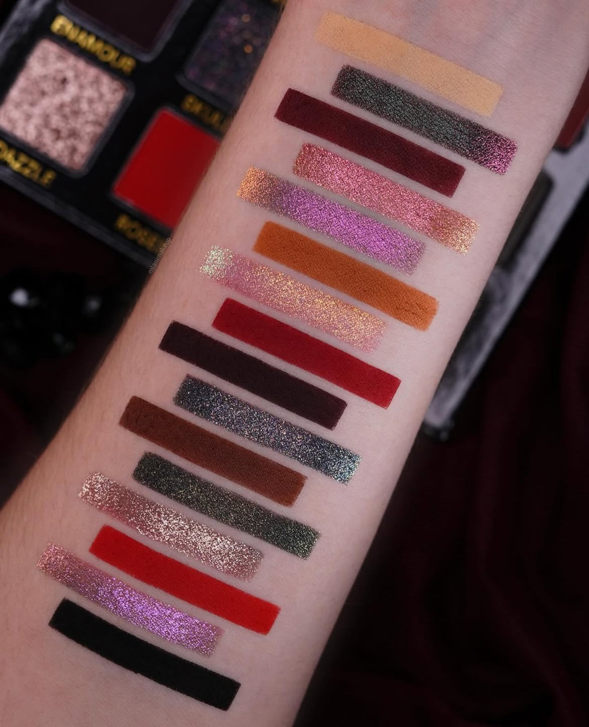 Skullz & Roses Eyeshadow Palette