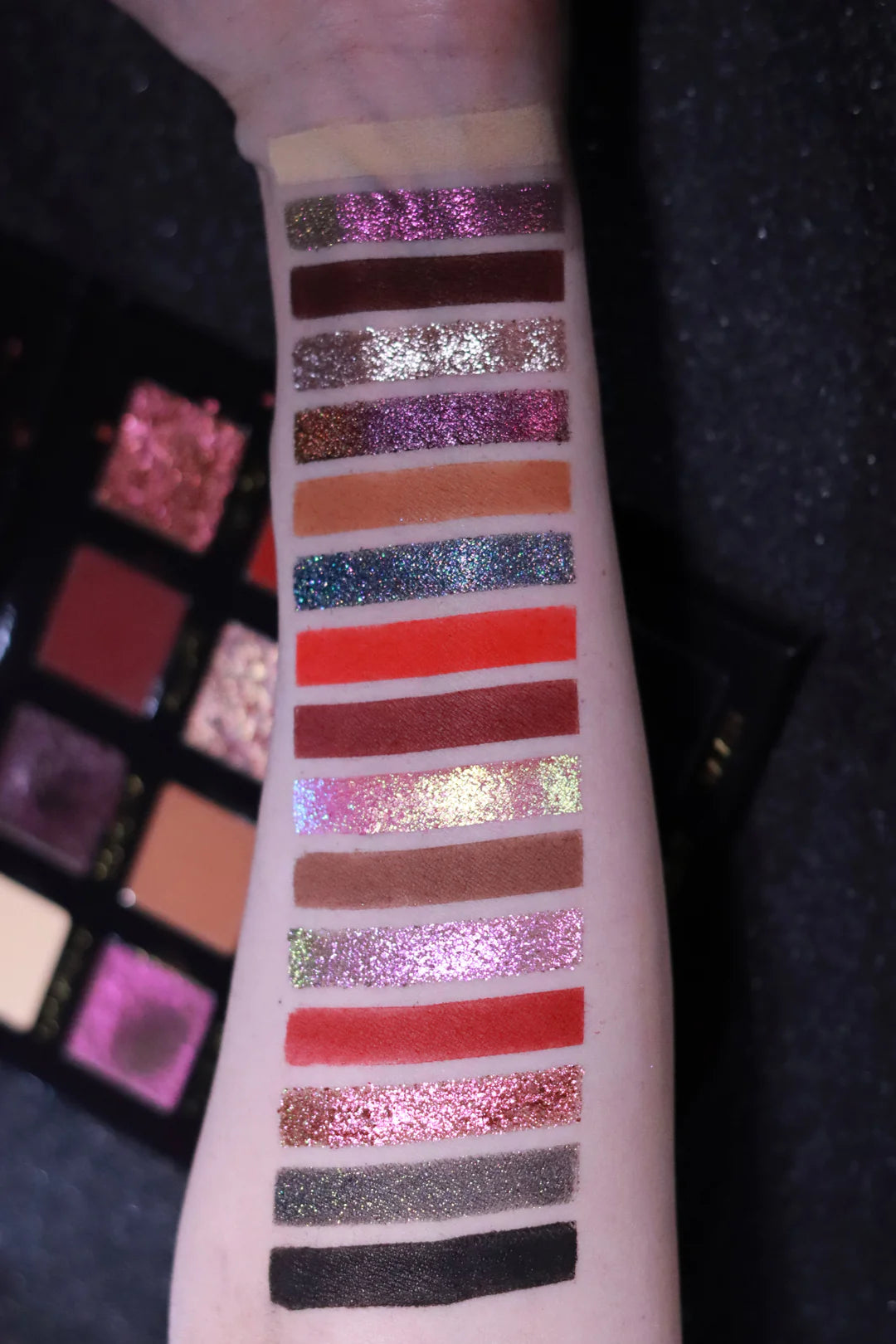 Skullz & Roses Eyeshadow Palette