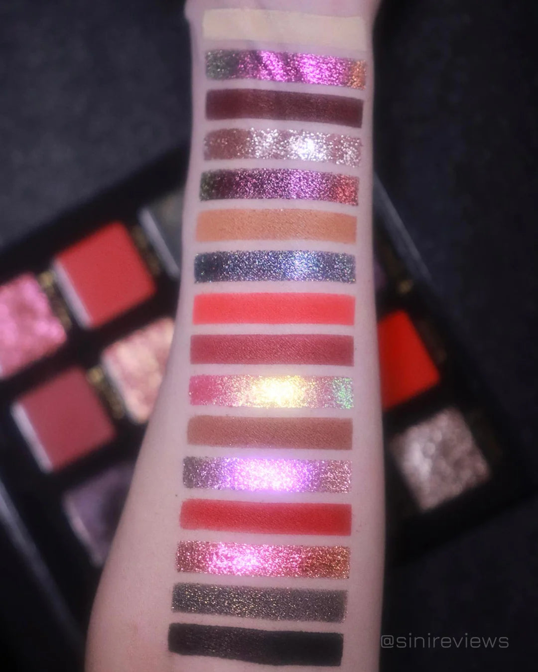 Skullz & Roses Eyeshadow Palette
