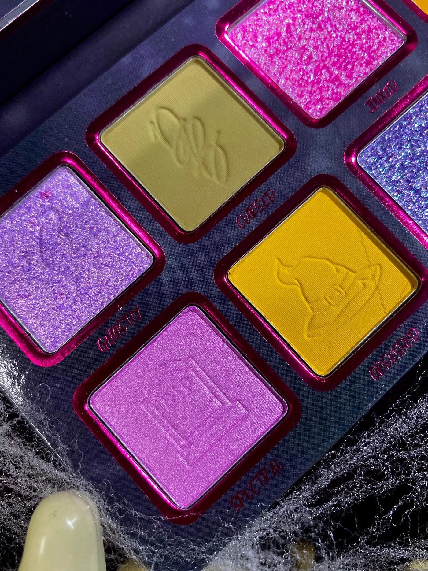 "Haunted" Eyeshadow Palette