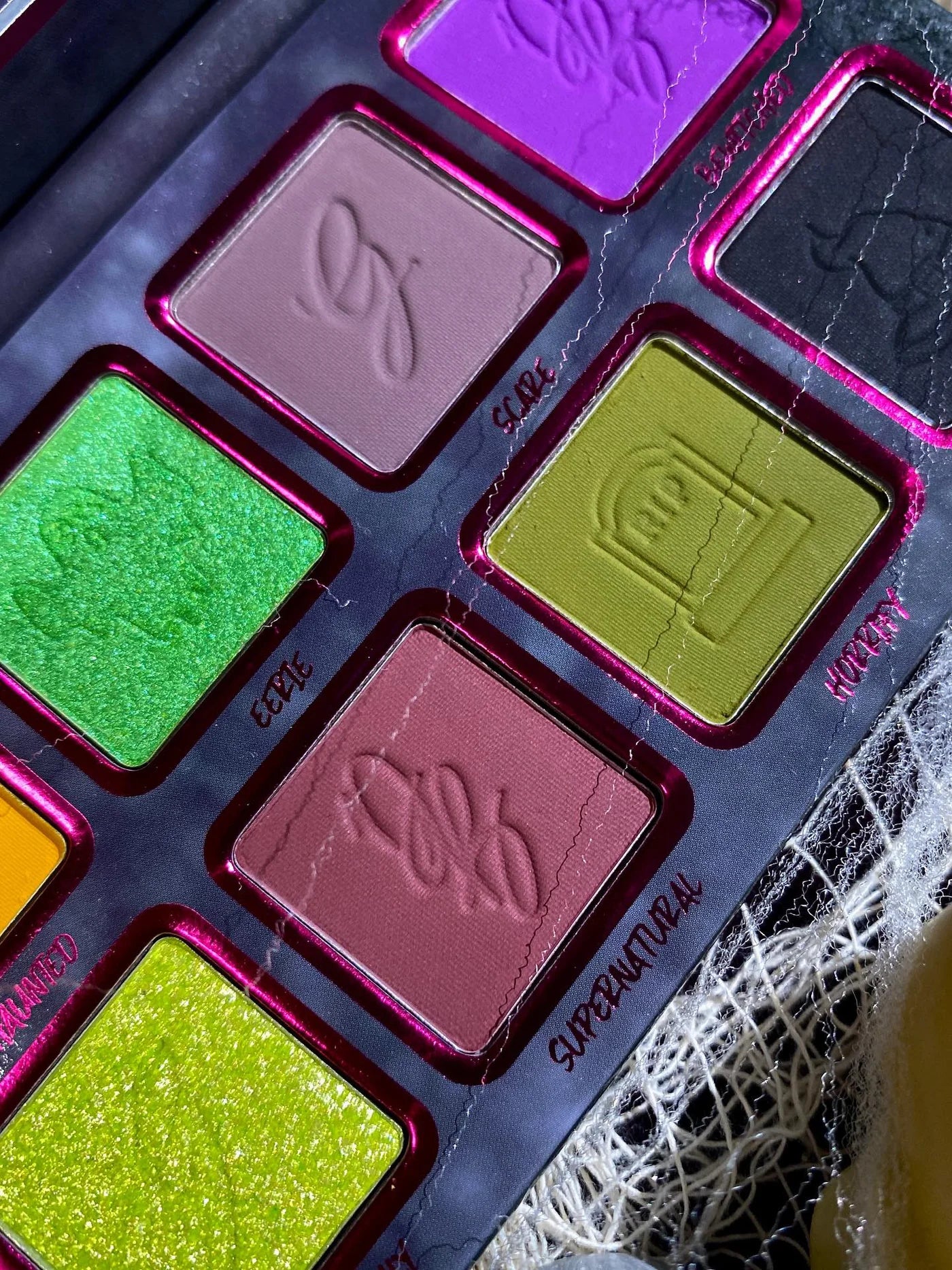 "Haunted" Eyeshadow Palette