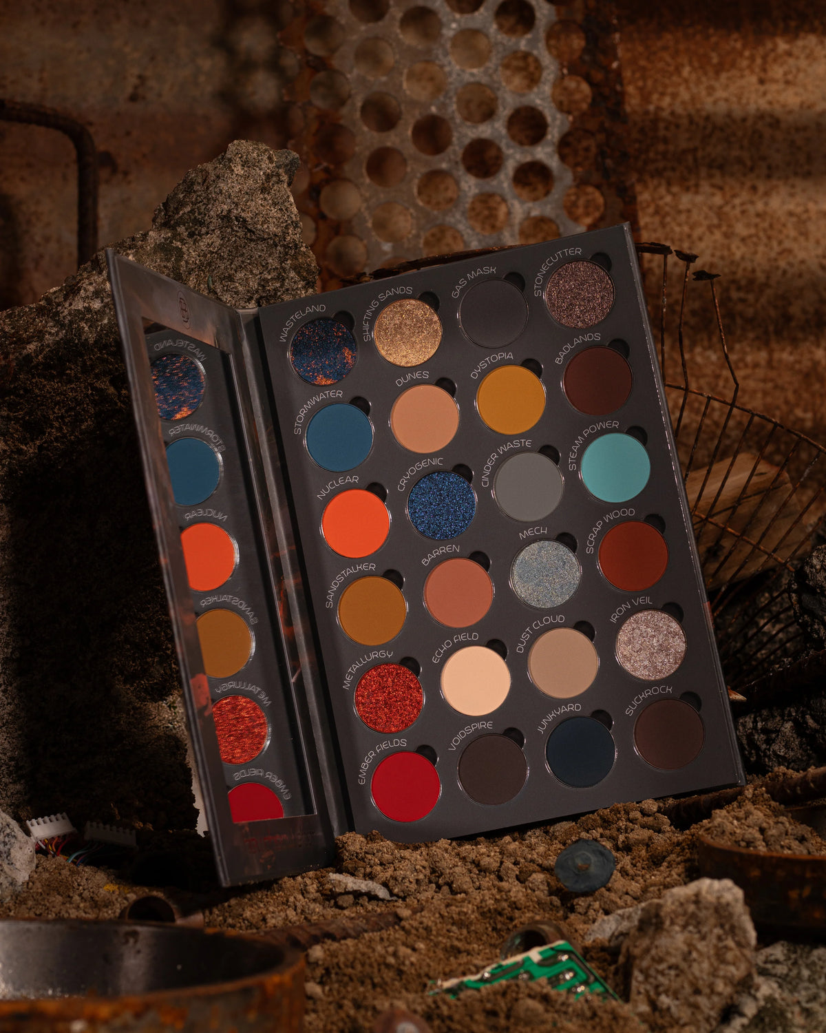 "Wasteland" x ZYEL Magnetic Palette