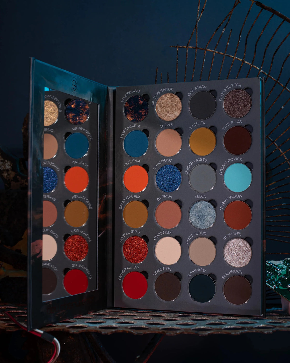 "Wasteland" x ZYEL Magnetic Palette