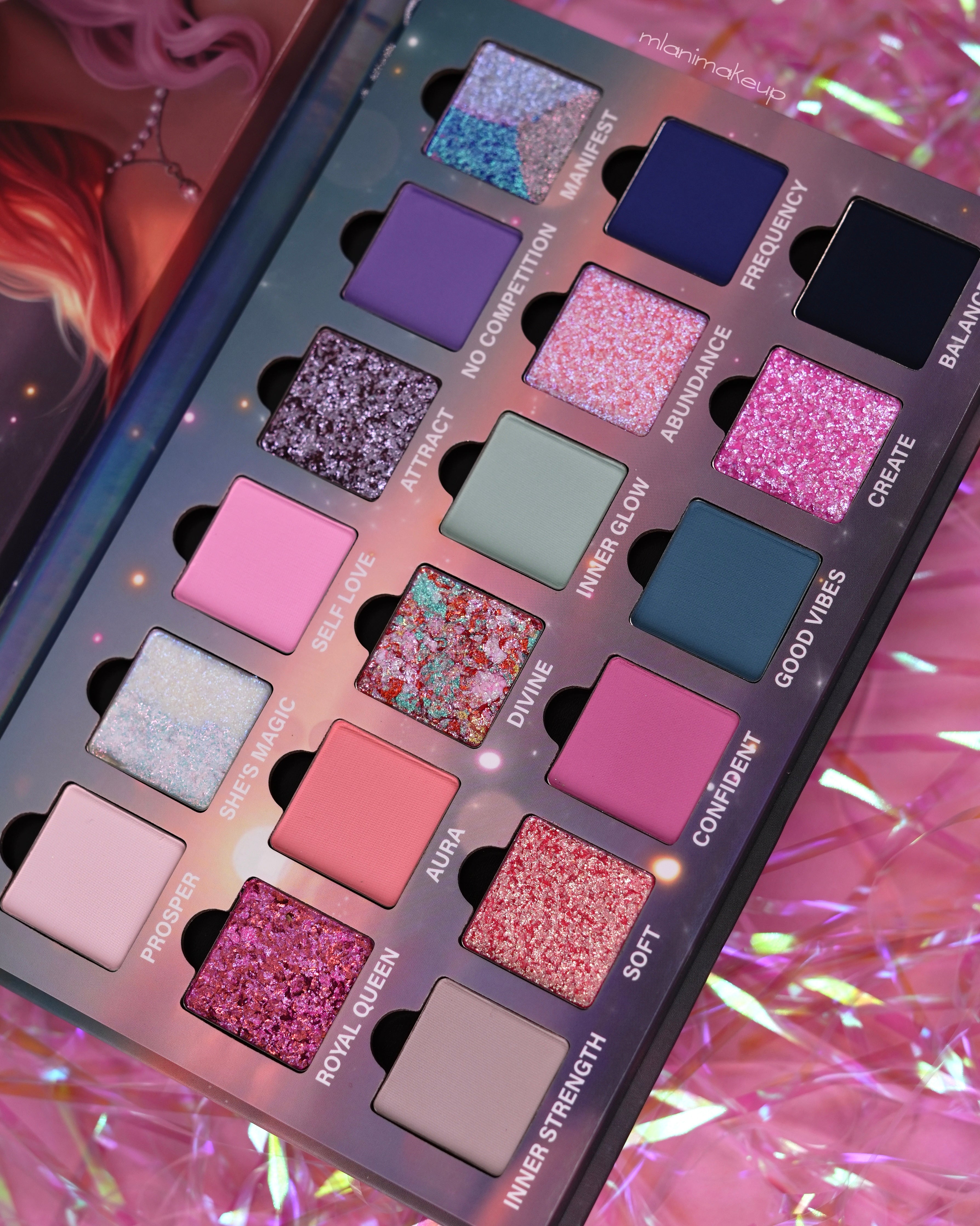 GLOW Eyeshadow Palette