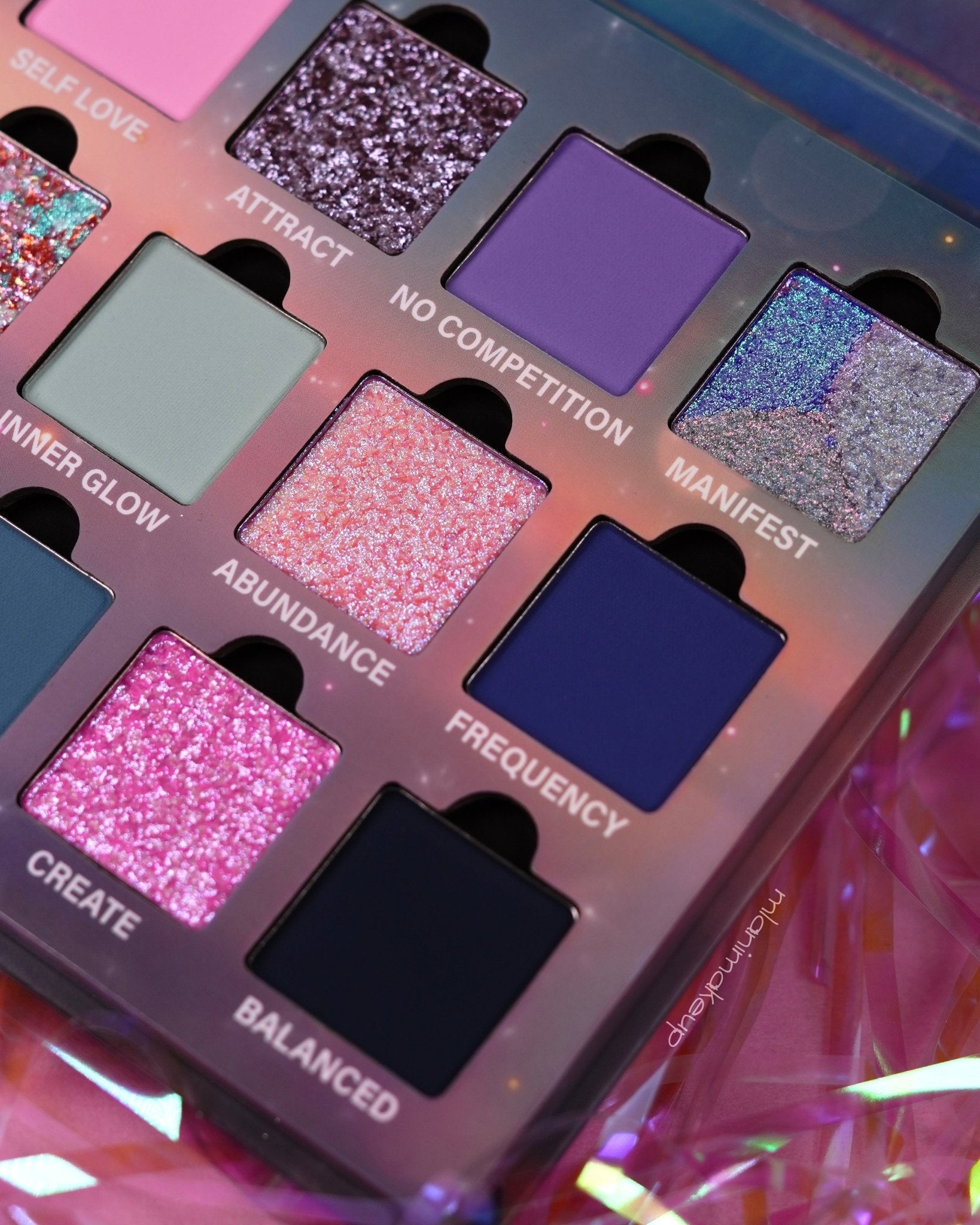 GLOW Eyeshadow Palette