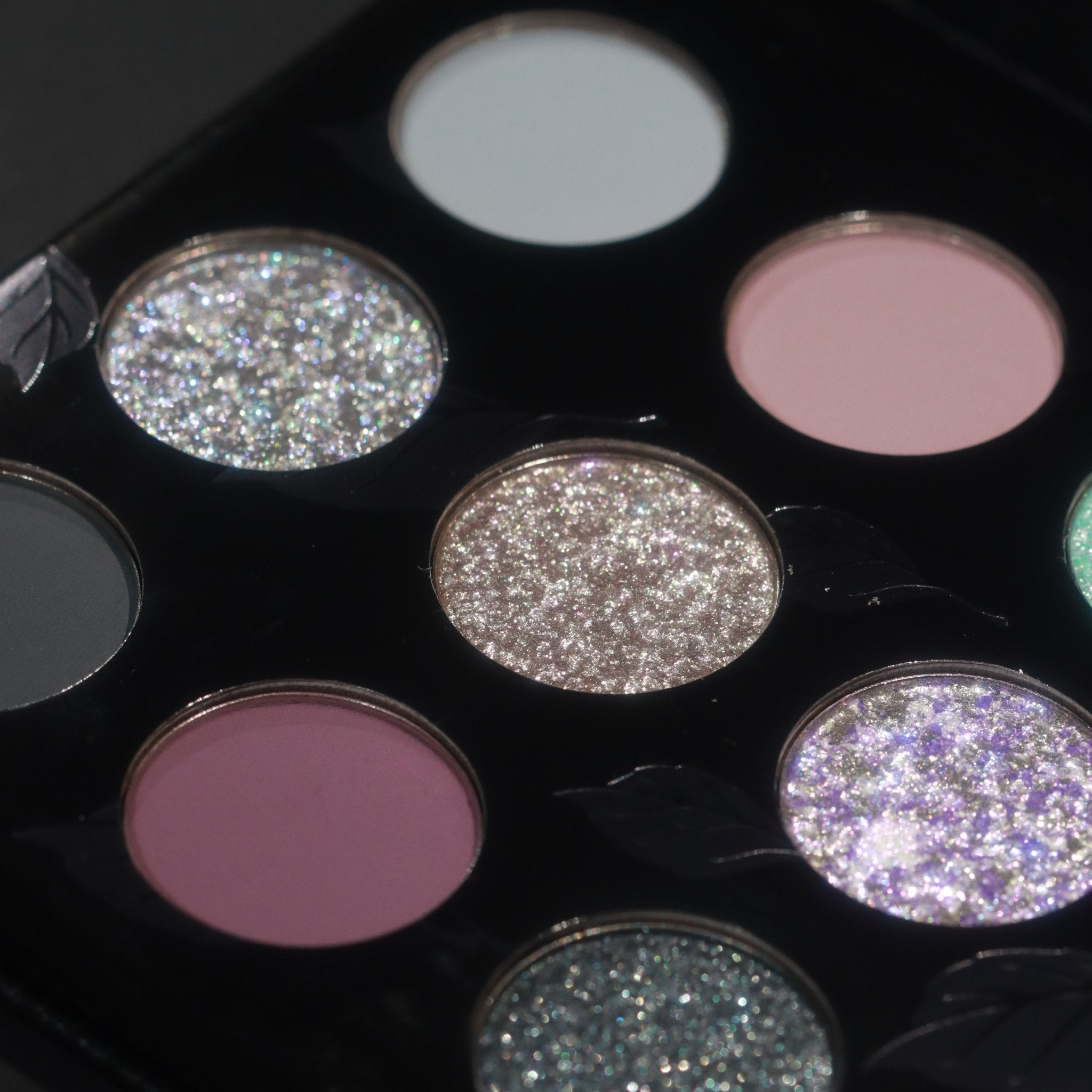 Silver & Cold Eyeshadow Palette