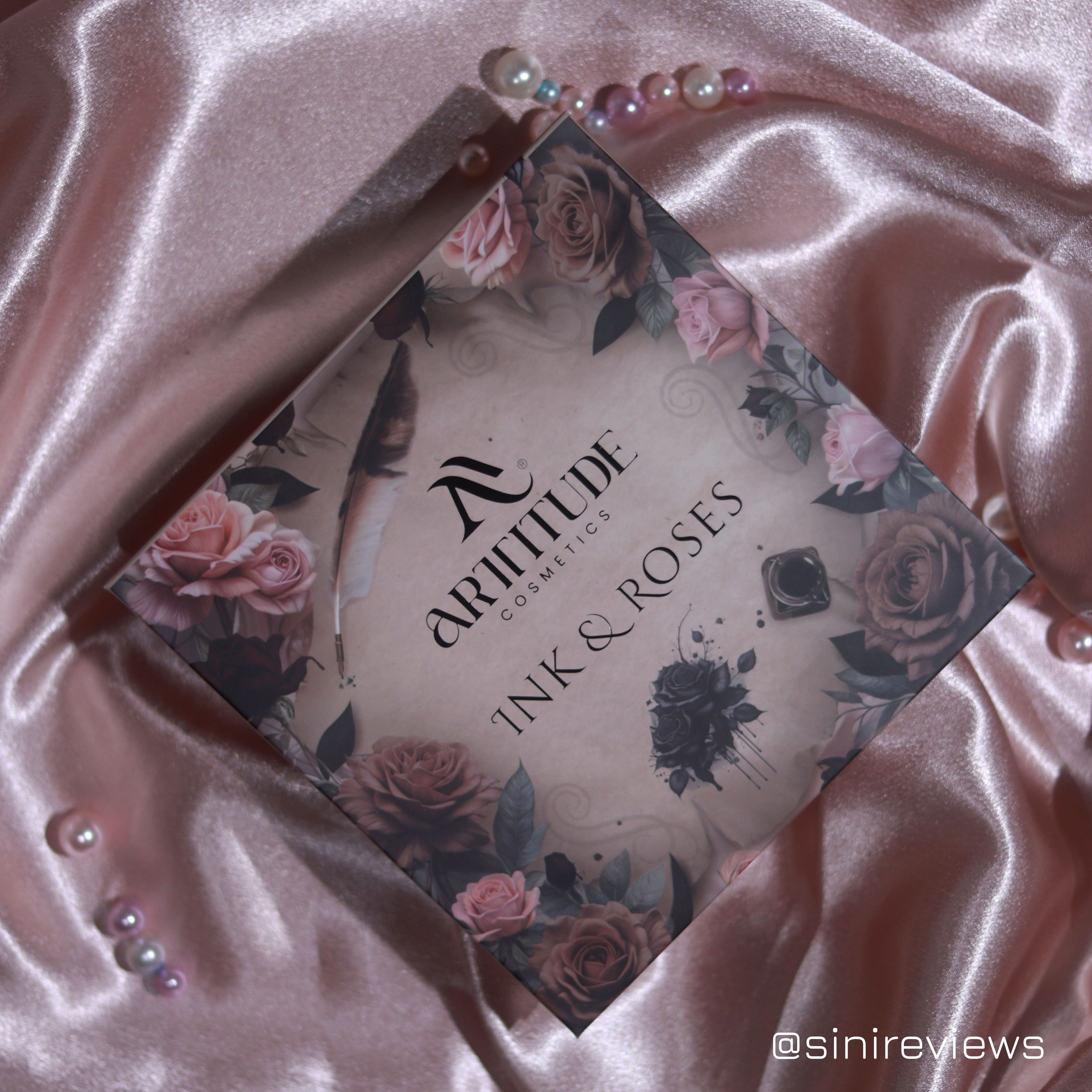 Ink & Roses Eyeshadow Palette