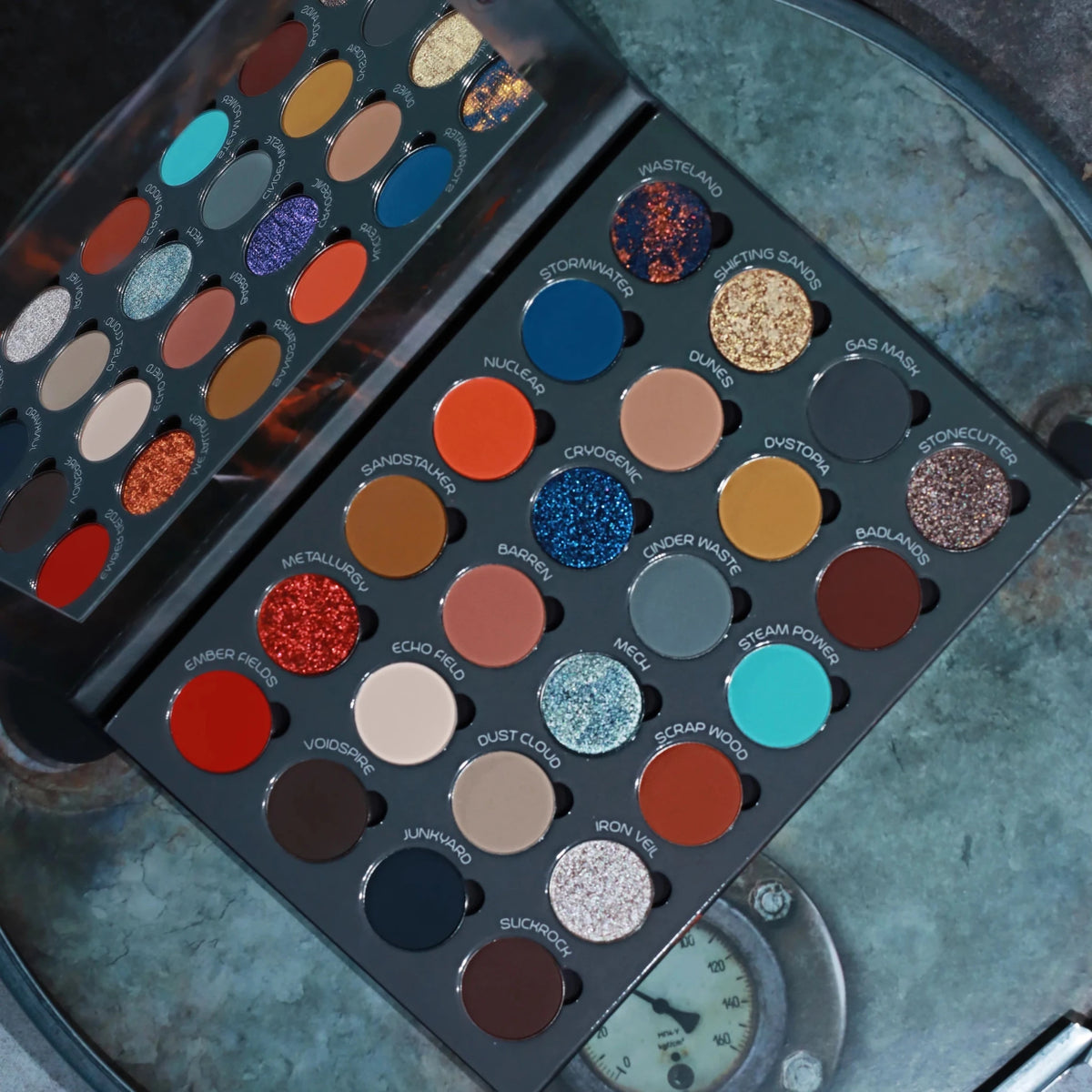 "Wasteland" x ZYEL Magnetic Palette