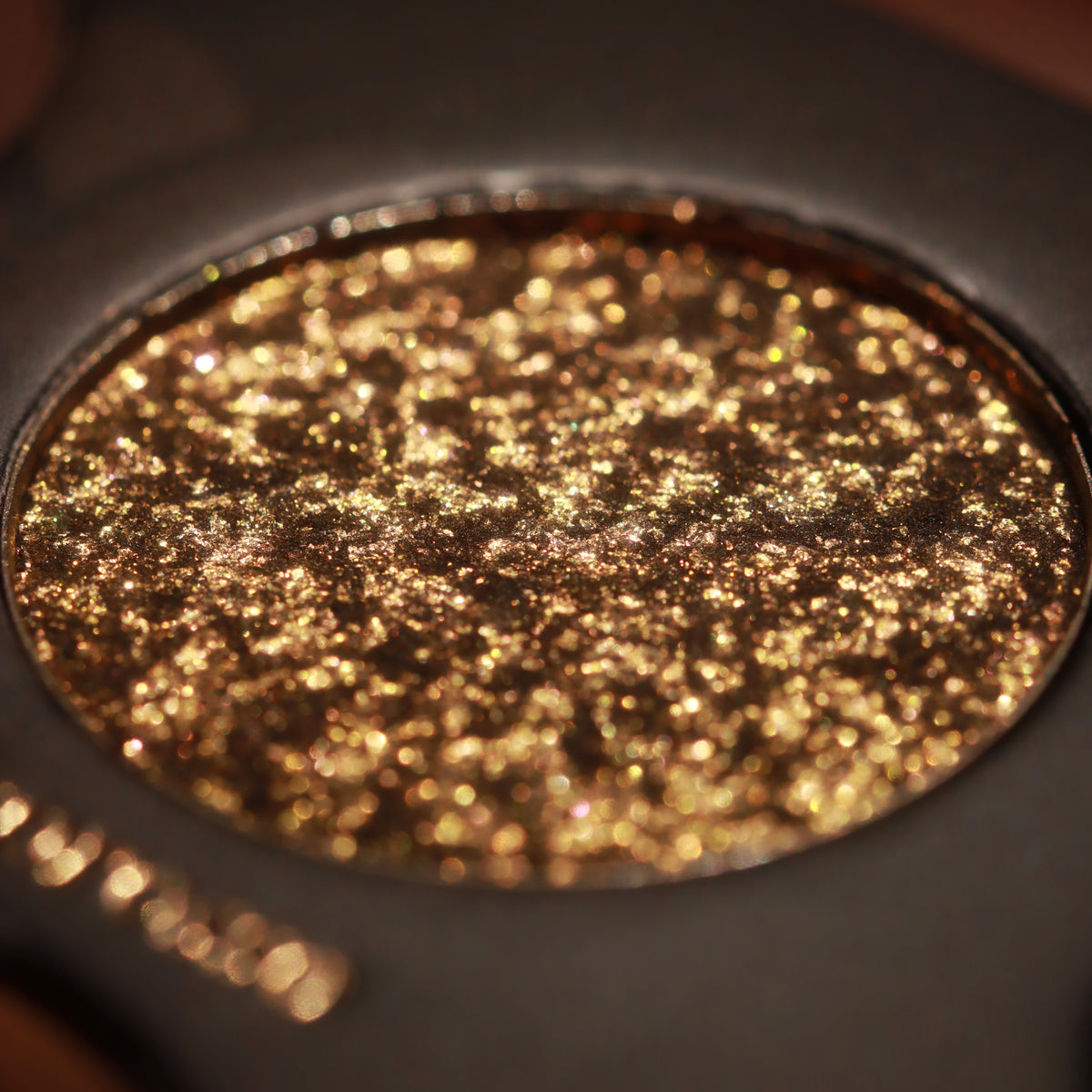Arttitude Cosmetics „Espresso“ – Detailansicht 1