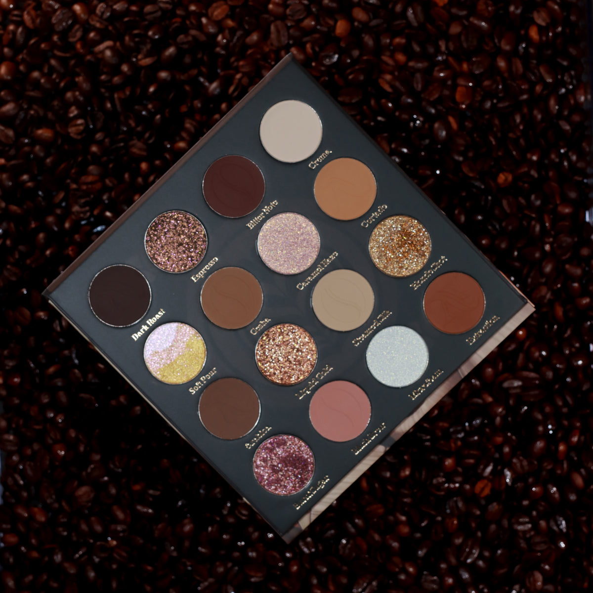 Arttitude Cosmetics „Espresso“ – offene Lidschattenpalette mit 16 Farben