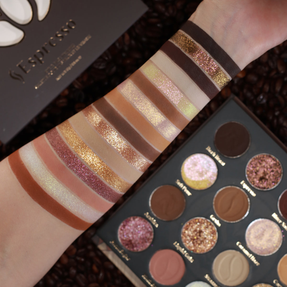 Arttitude Cosmetics „Espresso“ – Swatches der 16 Lidschattenfarben
