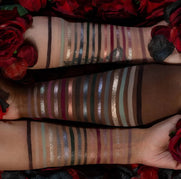 Paleta de sombras de ojos de tinta y rosas