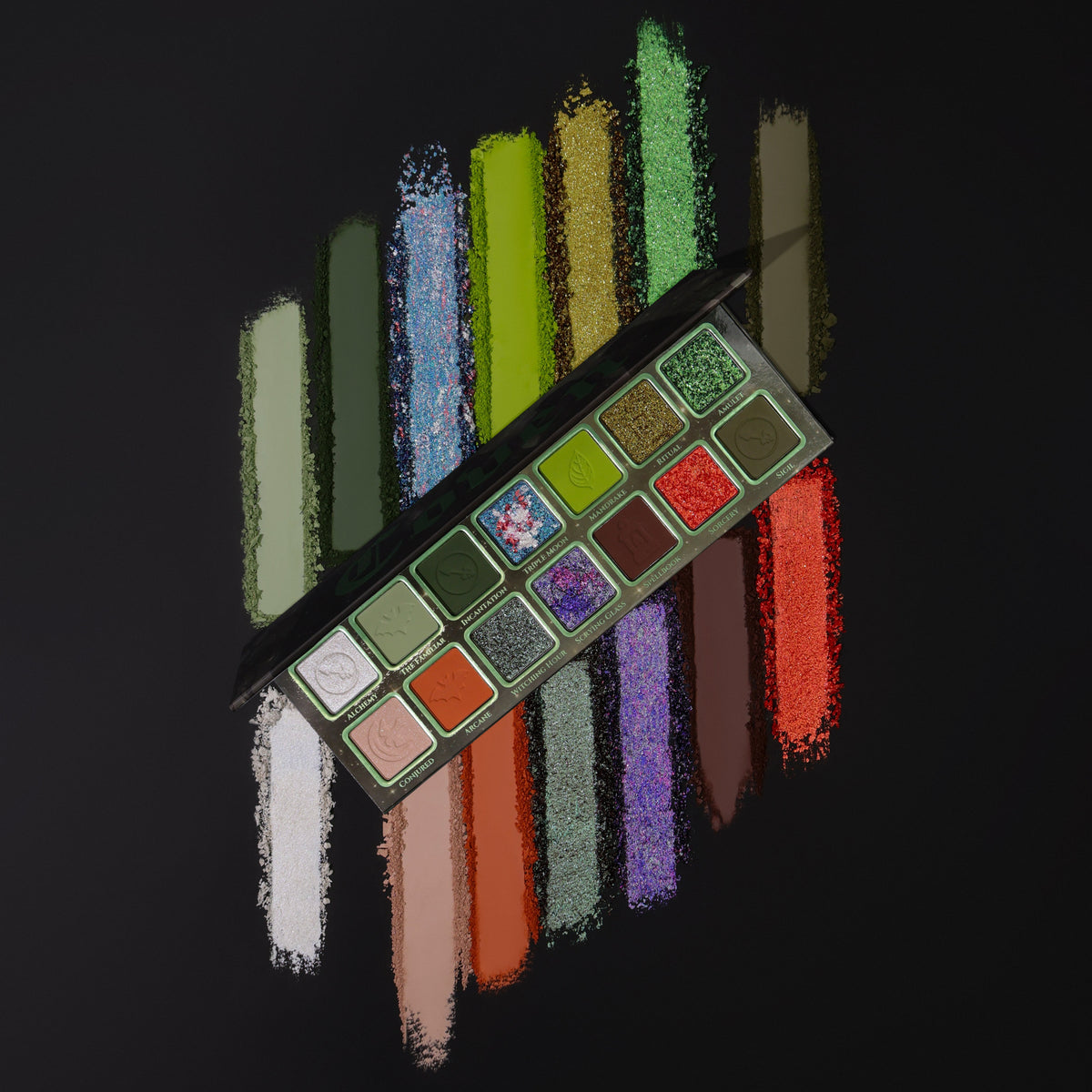 Coven Palette – Übersicht der Farben als Pigmentstriche