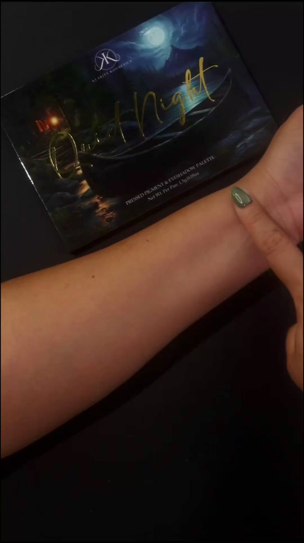 Video laden: Quiet Night Eyeshadow Palette