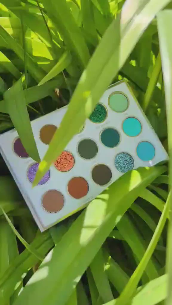 Video laden: Hidden Peace Eyeshadow Palette